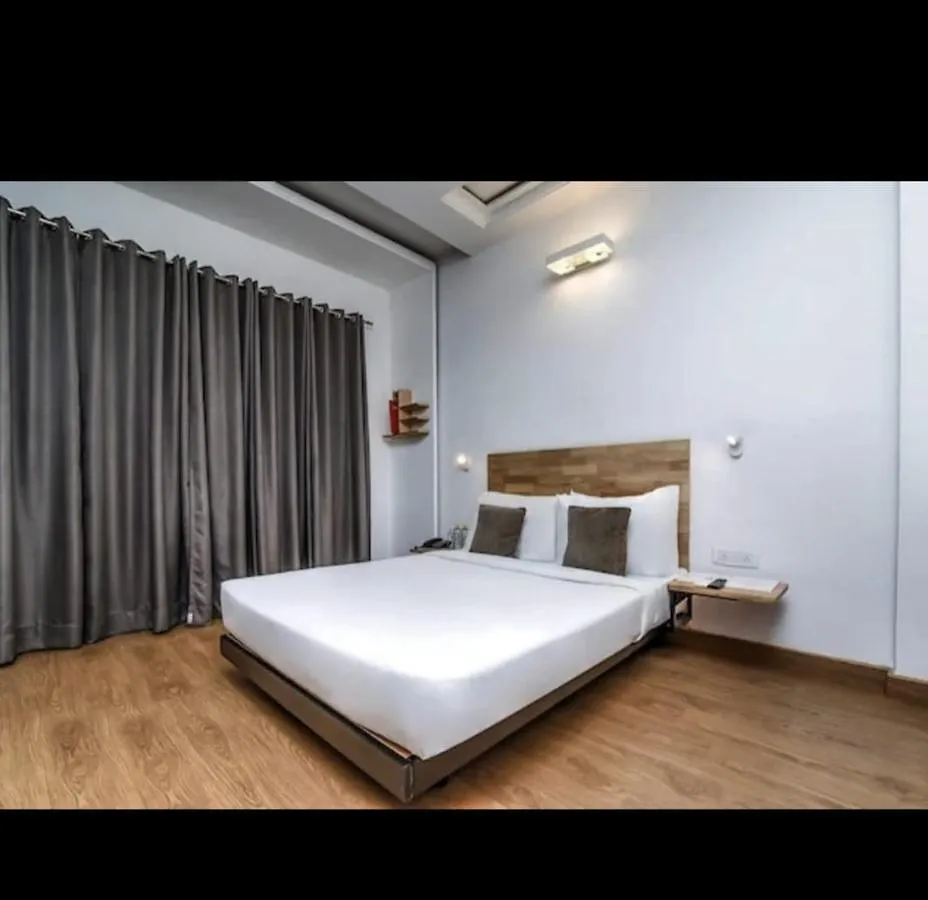 Stayplace 121 Gurgaon Hotel