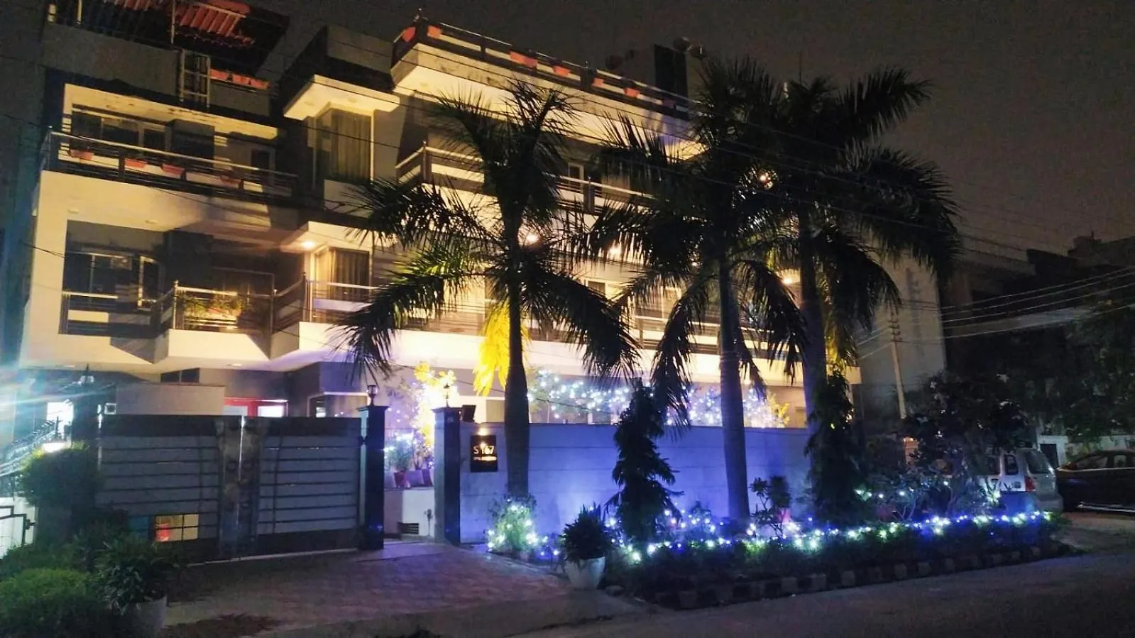 Hotel Stayplace 121 Gurgaon